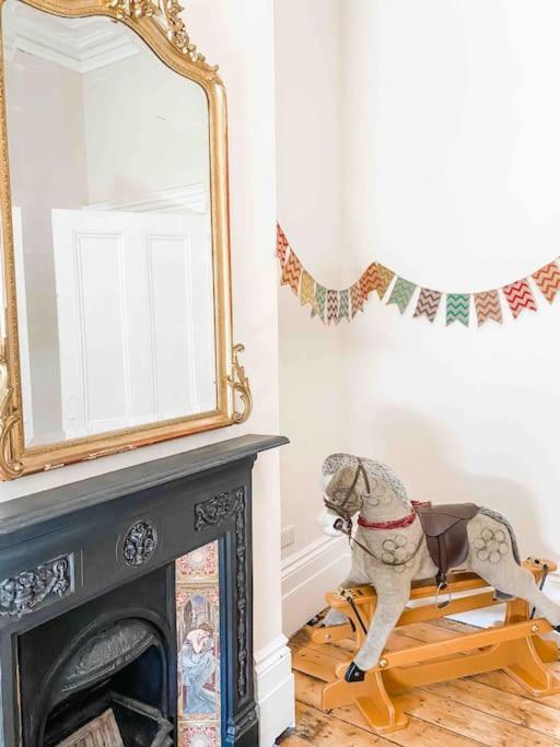Luxurious Victorian, A Few Minutes From The Beach - Sleeps 2 Adults And Up To 3 Children Lejlighed St Leonards-on-Sea Eksteriør billede