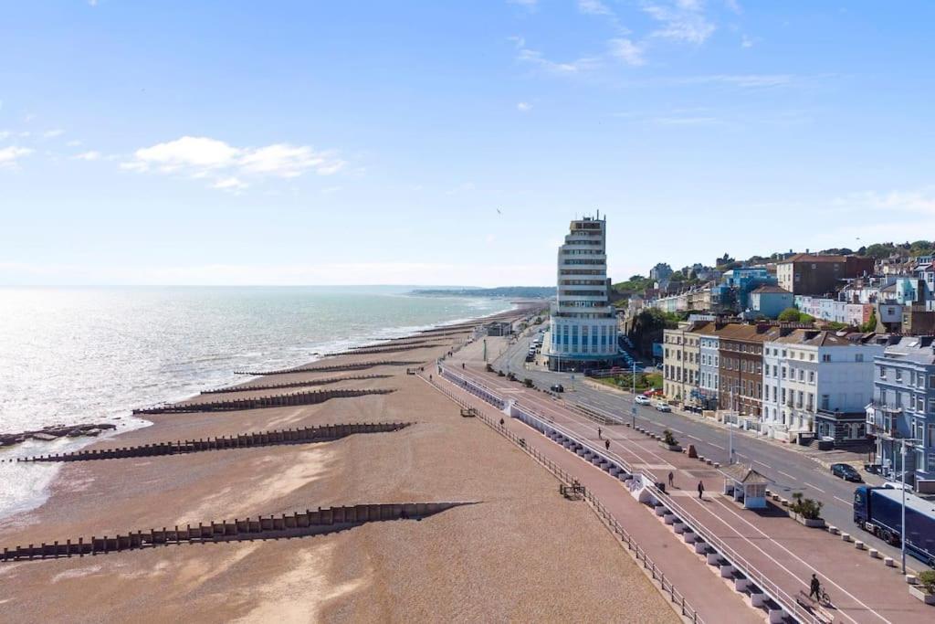 Luxurious Victorian, A Few Minutes From The Beach - Sleeps 2 Adults And Up To 3 Children Lejlighed St Leonards-on-Sea Eksteriør billede