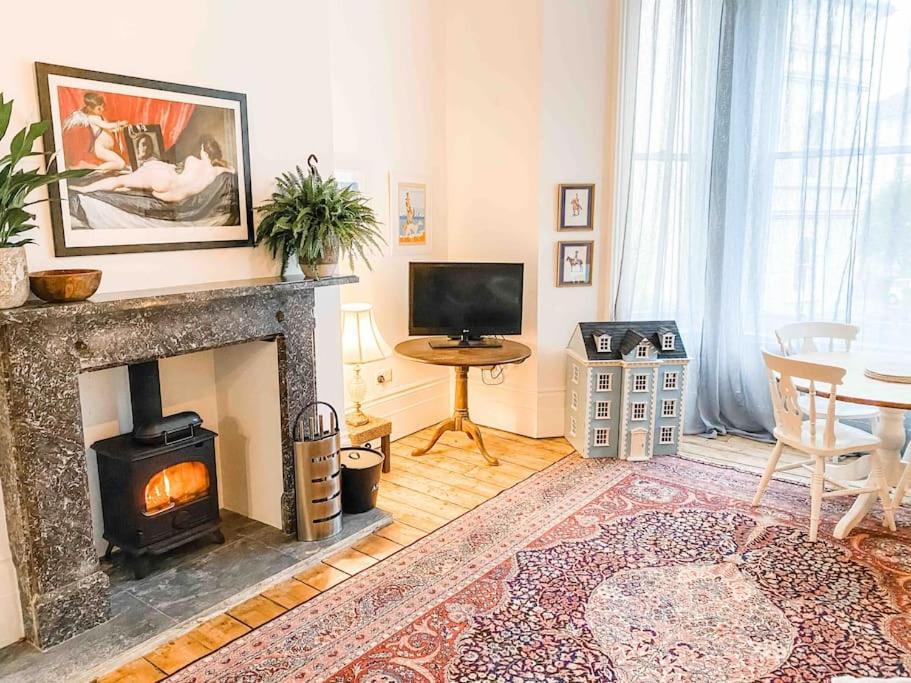 Luxurious Victorian, A Few Minutes From The Beach - Sleeps 2 Adults And Up To 3 Children Lejlighed St Leonards-on-Sea Eksteriør billede