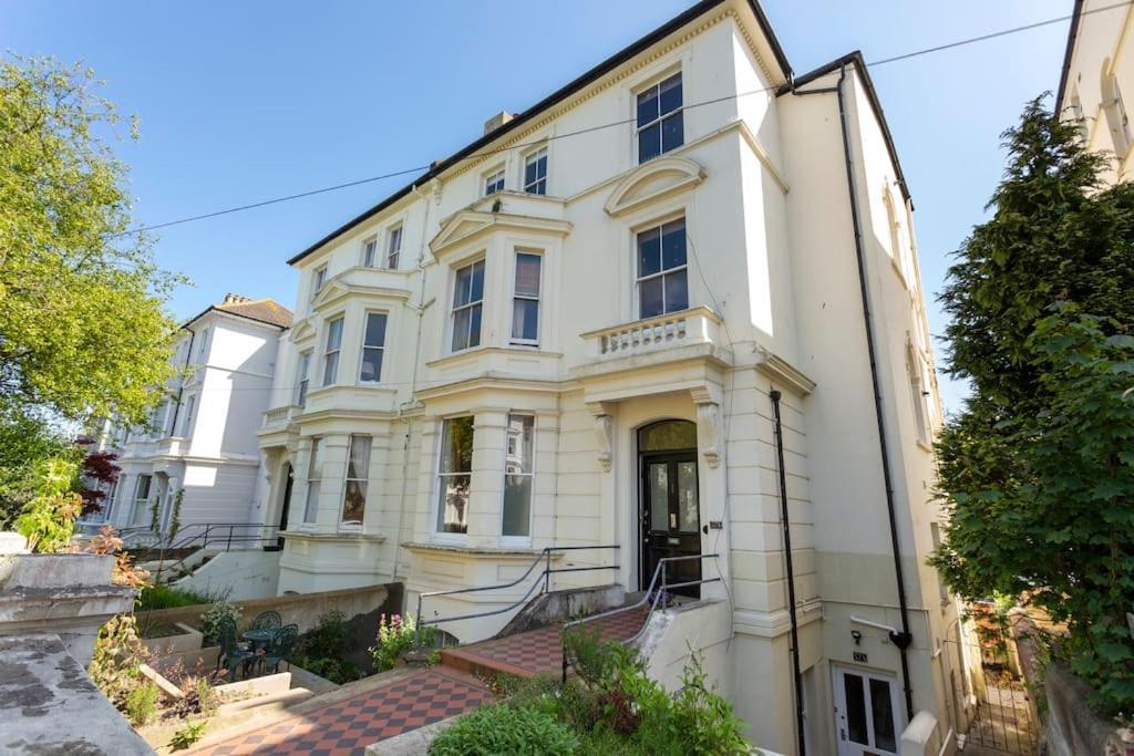 Luxurious Victorian, A Few Minutes From The Beach - Sleeps 2 Adults And Up To 3 Children Lejlighed St Leonards-on-Sea Eksteriør billede