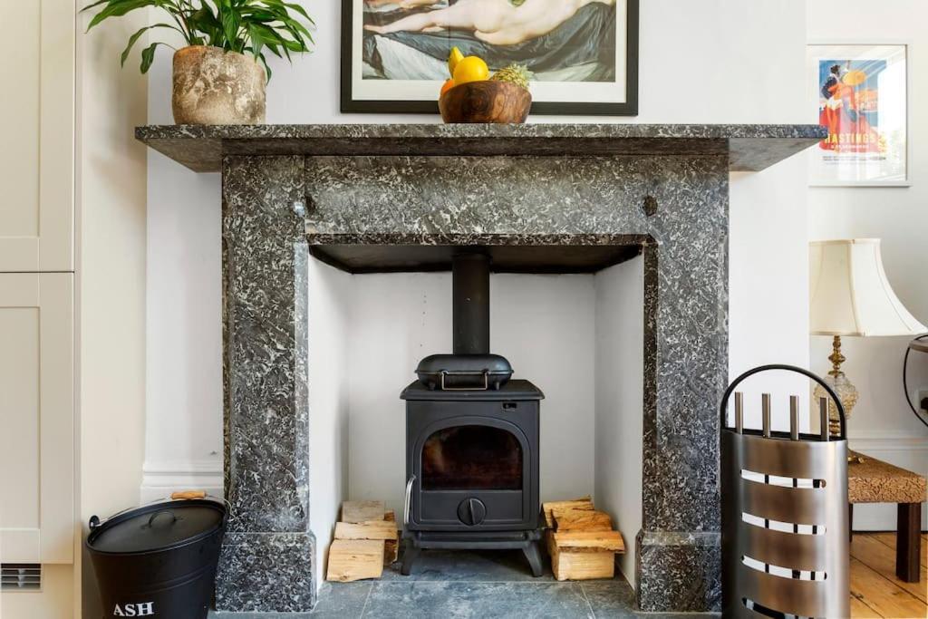 Luxurious Victorian, A Few Minutes From The Beach - Sleeps 2 Adults And Up To 3 Children Lejlighed St Leonards-on-Sea Eksteriør billede
